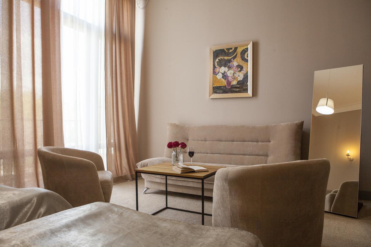 Boutique Hotel Amra Sukhumi Exterior photo